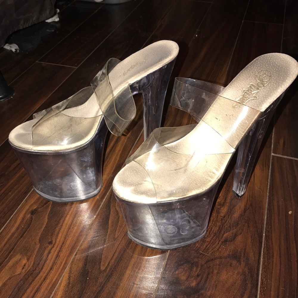 Clear platforms
